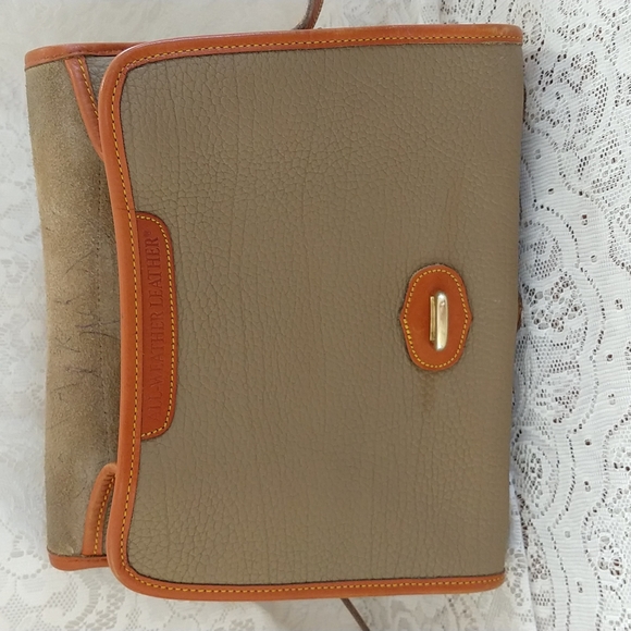 Vintage Dooney and Bourke  crossbody - Picture 6 of 14